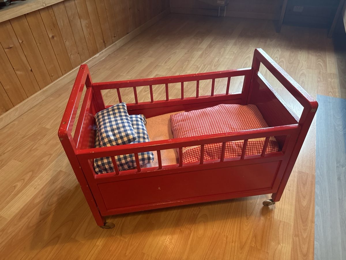 Giocattoli: Puppenbett  – Usato da Matten(St.Stephan) venduto da ren_r8tw 4