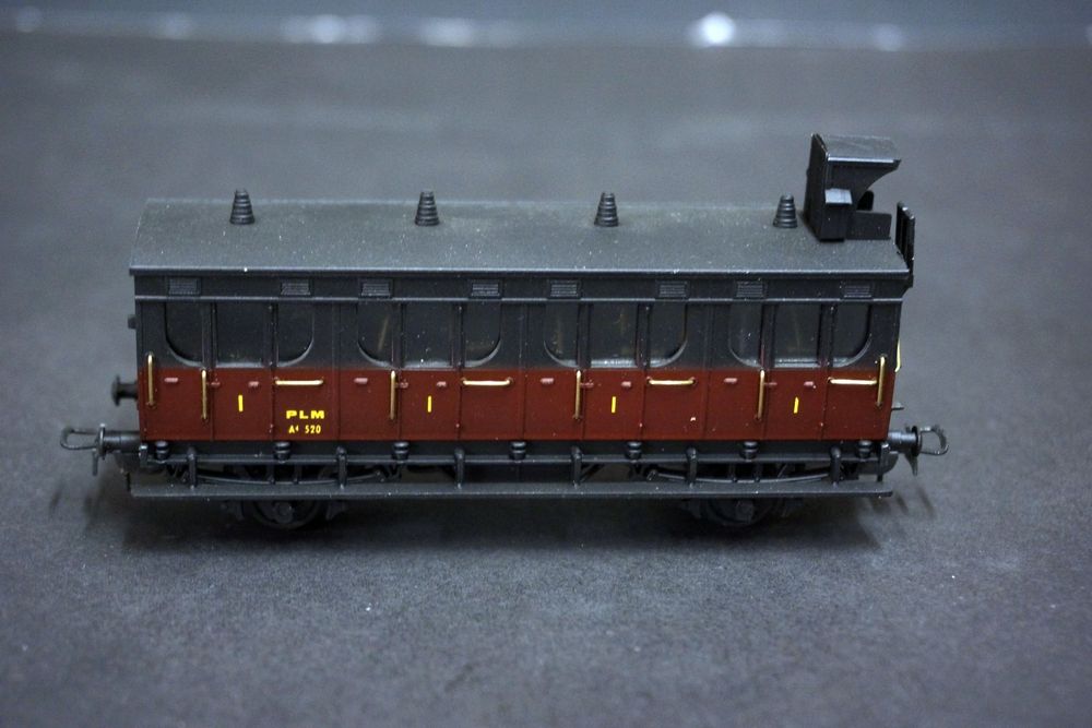 Voiture voyageurs à bogies à portières latérales n°3273, 1ère/2ème classe