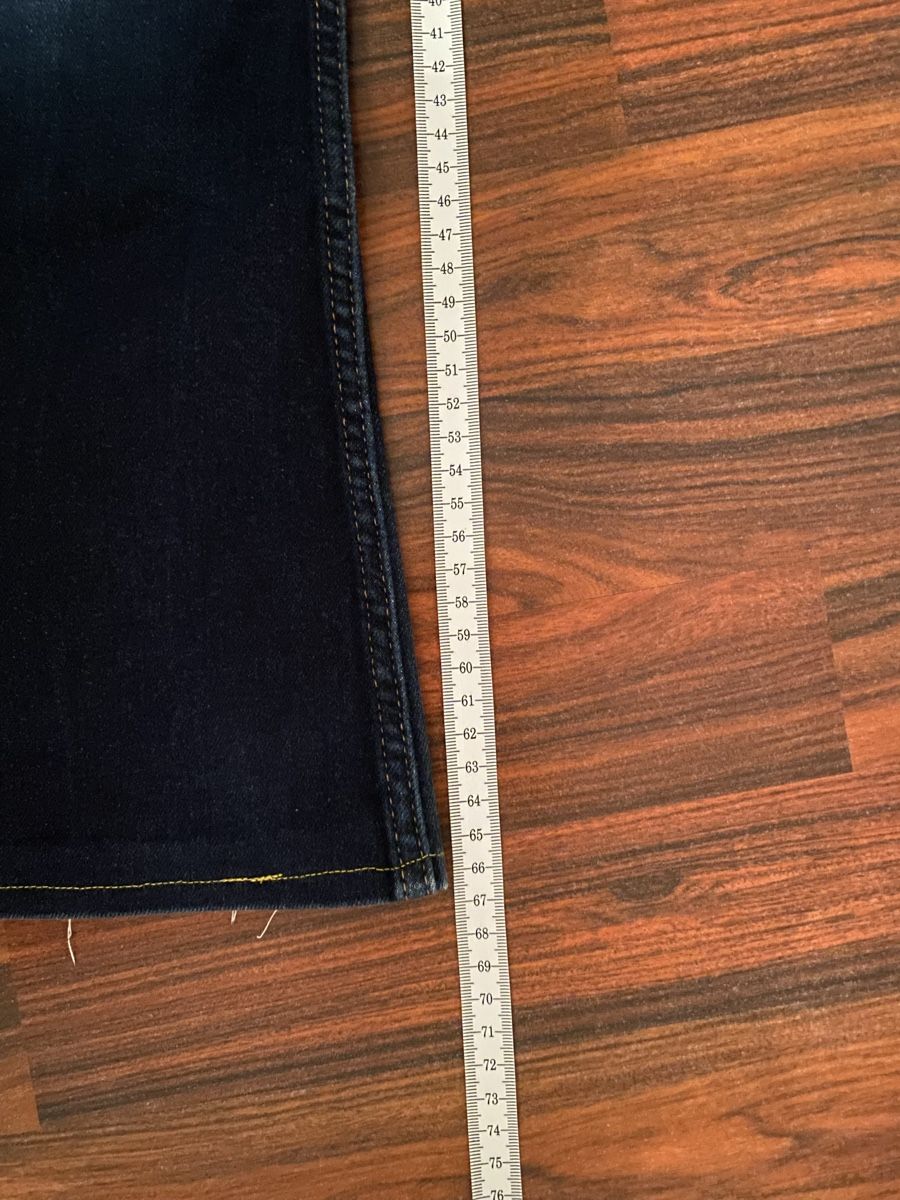 H&M Jeans: Dunkelblaue Schlaghose/ flared Jeans – Usato da Gretzenbach venduto da Lina.67 7
