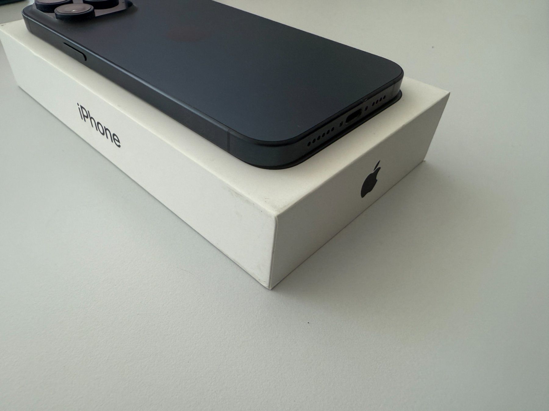 Apple Handys / Smartphones: Apple iPhone 15 Pro Max Blue Titanium, Garantie bis 4.11.25 – Gebraucht aus Wollerau von casatutti 5