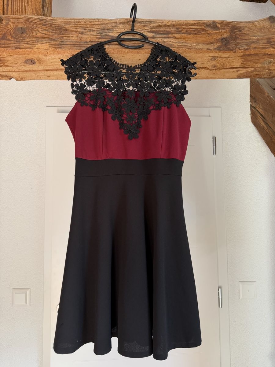 Vestiti: Robe 42 – Usato da Concise venduto da mauranou._