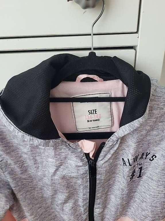 Giacche & Cappotti: Windjacke Mädchen gr.134 – Usato da Oberaach venduto da Svea11 2