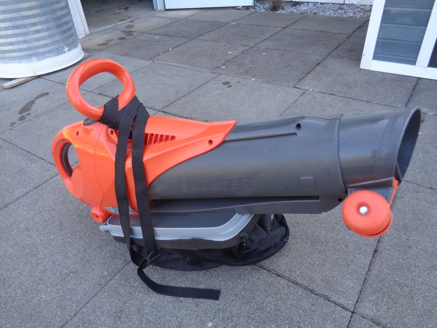 Flymo Soffiatori & Aspiratori per foglie: Flymo Scirocco 2500 W elektr. Laubsauger u. Bläser – Usato da Langenbruck venduto da Gumsi 2