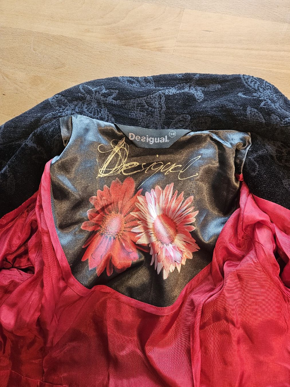 Desigual Cappotti: Wunderschöner Mantel von Desigual, Gr. 38 – Usato da Spiez venduto da ann_y7bb 2
