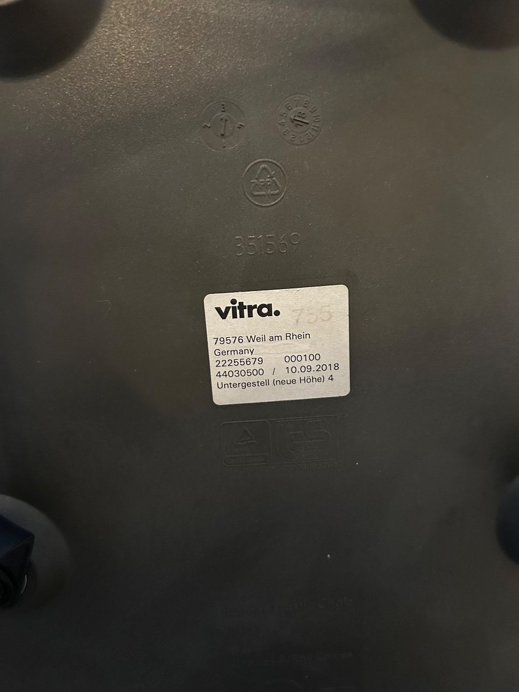 Vitra Stühle: 4x Original Eames DSW Granitgrau Vitra – Gebraucht aus Murten von MPAG3280 5