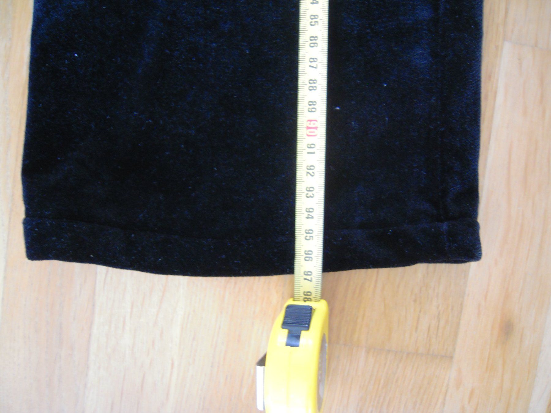 Pantaloni: Schwarze Nicki-Plüschhose Gr 34/36 – Nuovo (secondo la descrizione) da Uzwil venduto da visions77 1