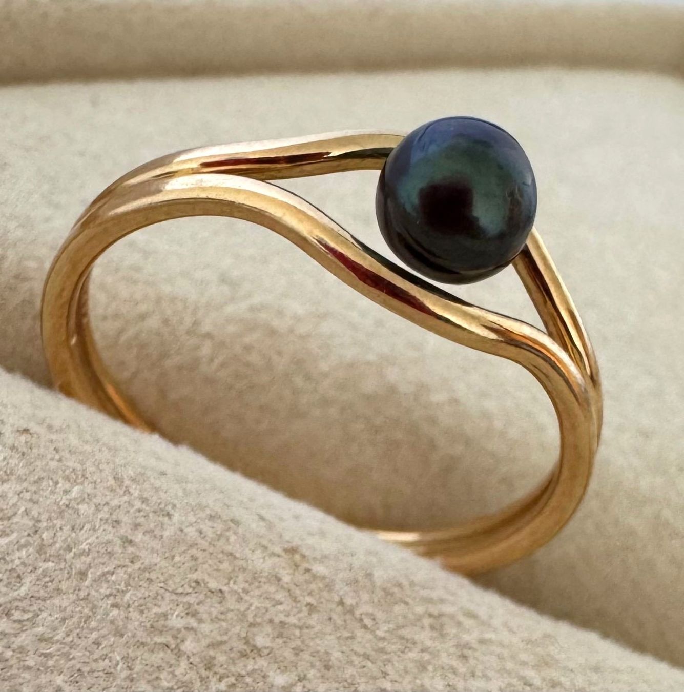 Ringe: Raffiniert gestalteter 750 Gelbgold Ring mit einer Perle – Gebraucht aus Ebikon von repatrick 1