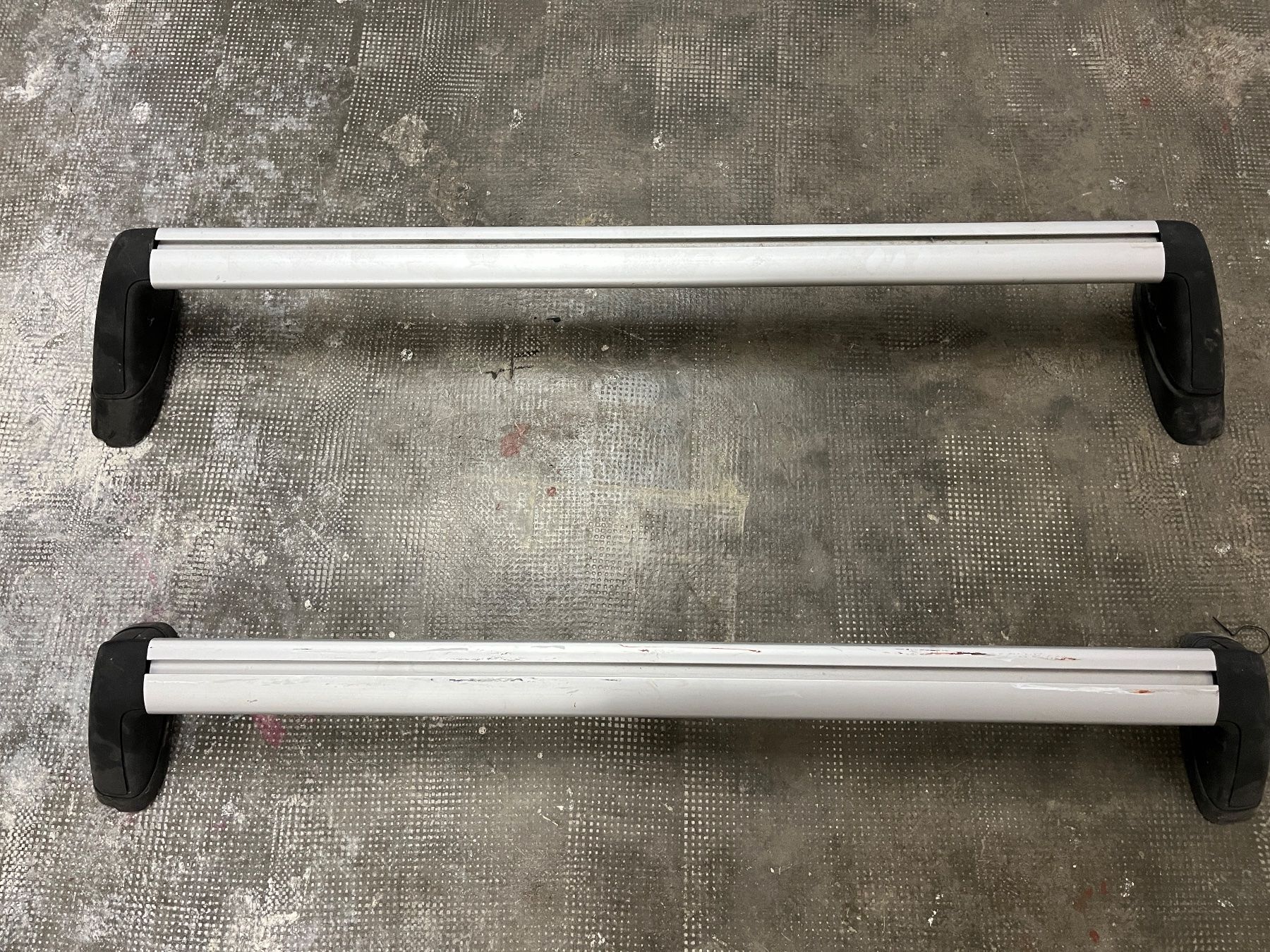 Portapacchi: Subaru Impreza Thule Barres de toit – Usato da Leysin venduto da Sio_2mzn