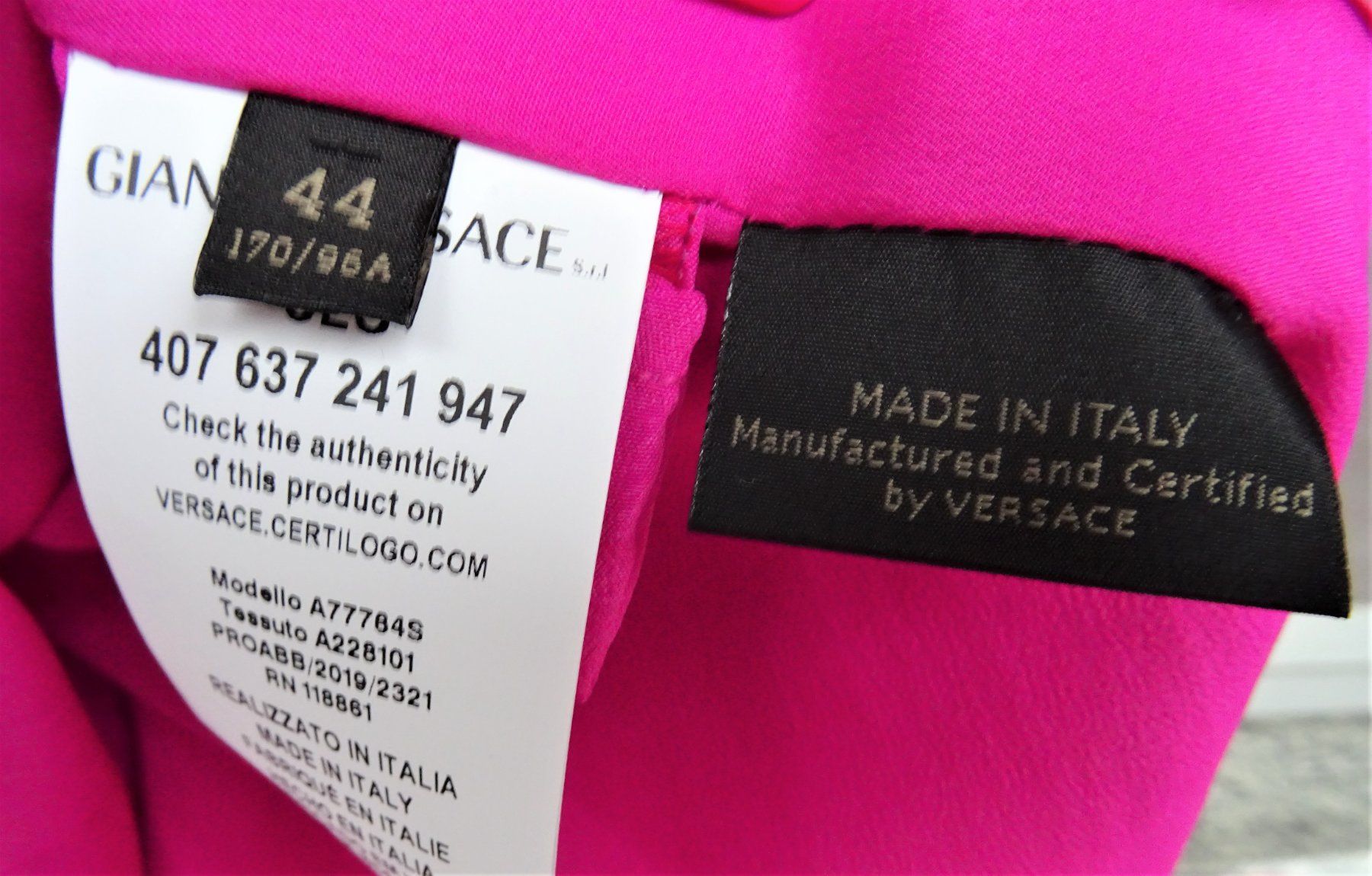 Versace Vestiti: Versace Originale e Nuovo bellissimo abito taglia 44IT – Nuovo e nell'imballaggio originale da Cadempino venduto da vis_lpp9 5