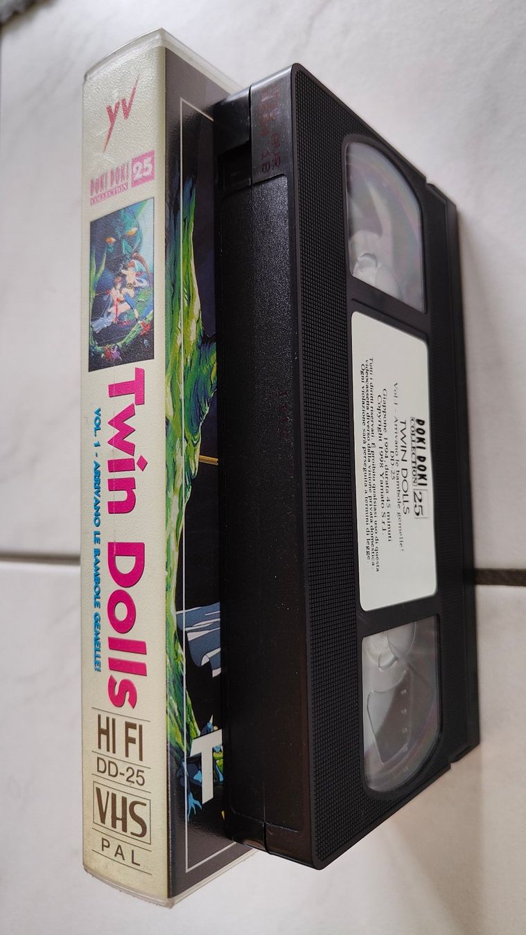 Alle VHS: VHS - Twin Dolls Vol. 1 - Doki Doki ITALIANO – Gebraucht aus Ueberstorf von Movieman83 2