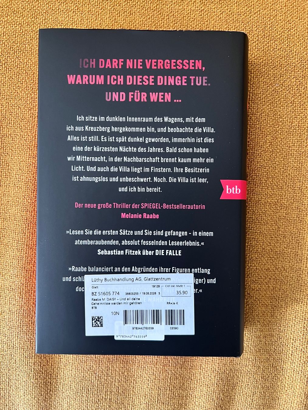 Bücher: Buch - Daisy - Melanie Raabe - roman – Neu (gemäss Beschreibung) aus Effretikon von YaMn 1