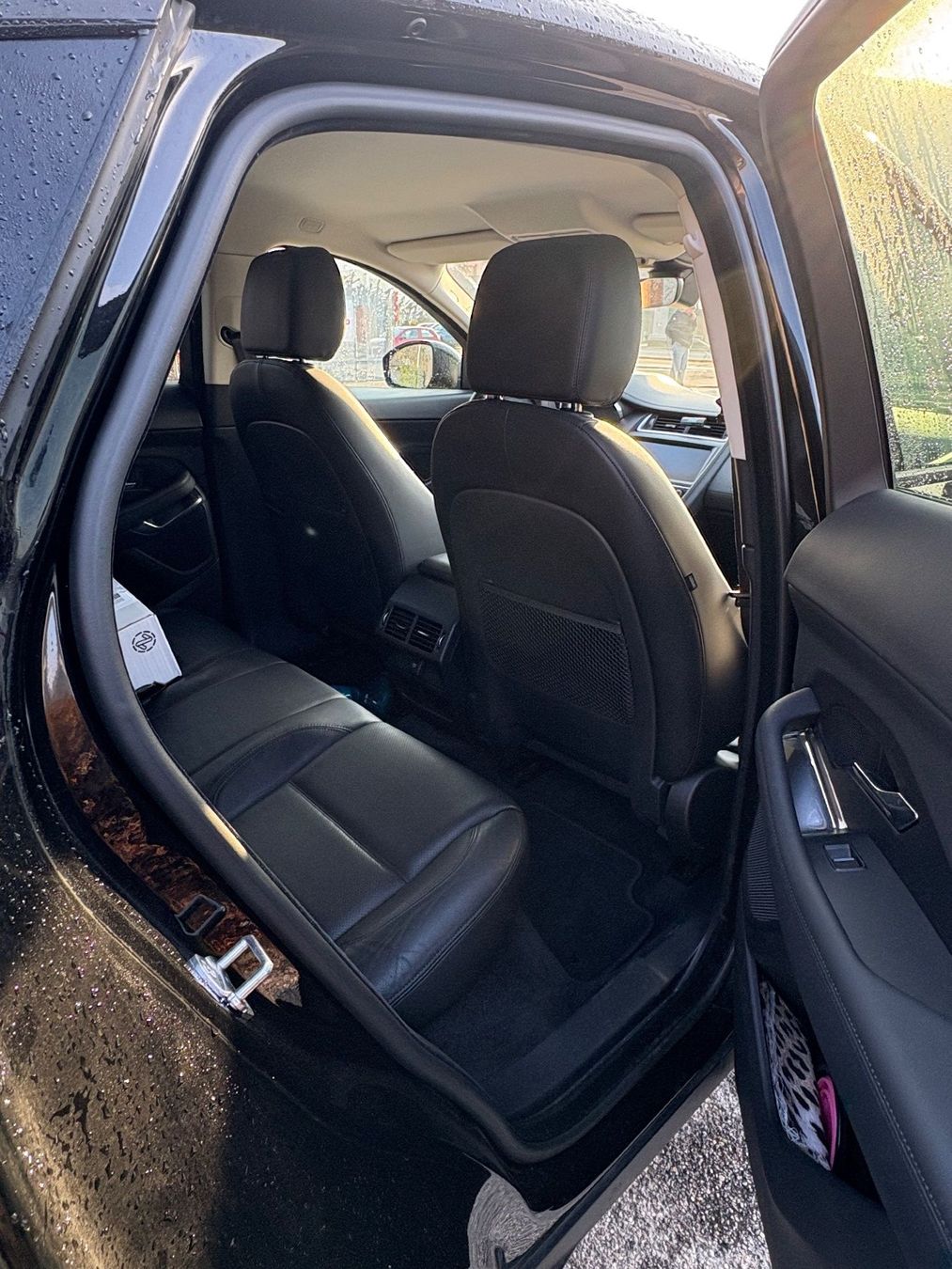 Jaguar Automobili: JAGUAR E-Pace 2.0D AWD aut. R-Dynamic – Usato da Astano venduto da Anto1962 3