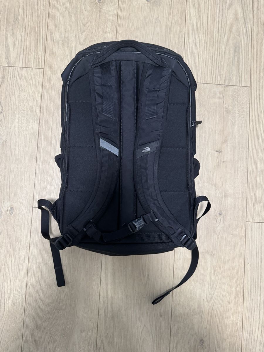 North Face Zaini: The North Face Kaban Rucksack - Schwarz – Usato da Gossau SG venduto da ahb_nm2v 1