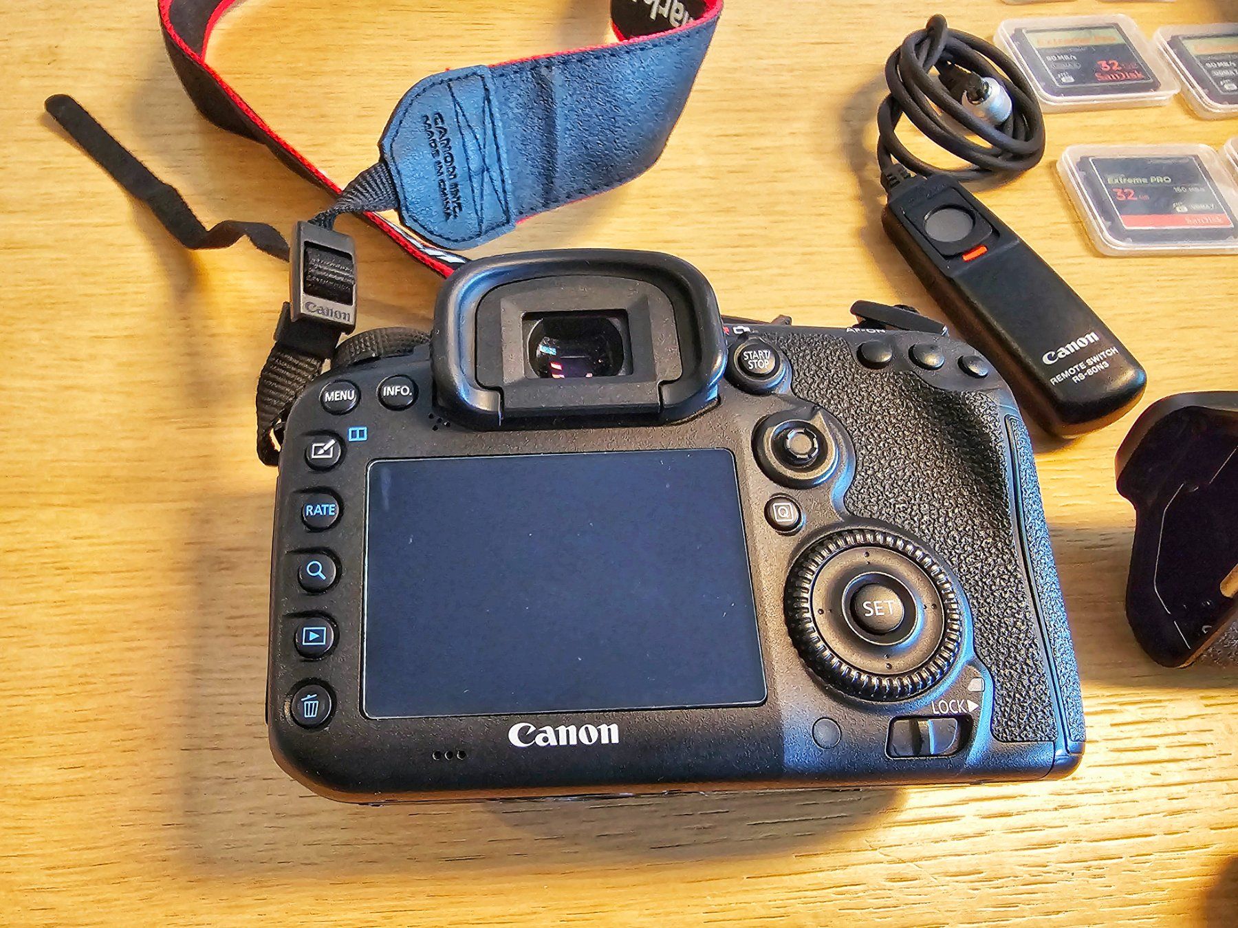 Canon Fotocamera: Canon EOS 7D Mk II Mega-Set – Usato da Ossingen venduto da misterocean 2