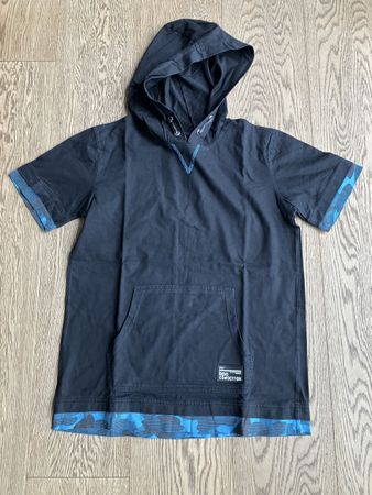 Kapuzen-T-Shirt schwarz 164/170