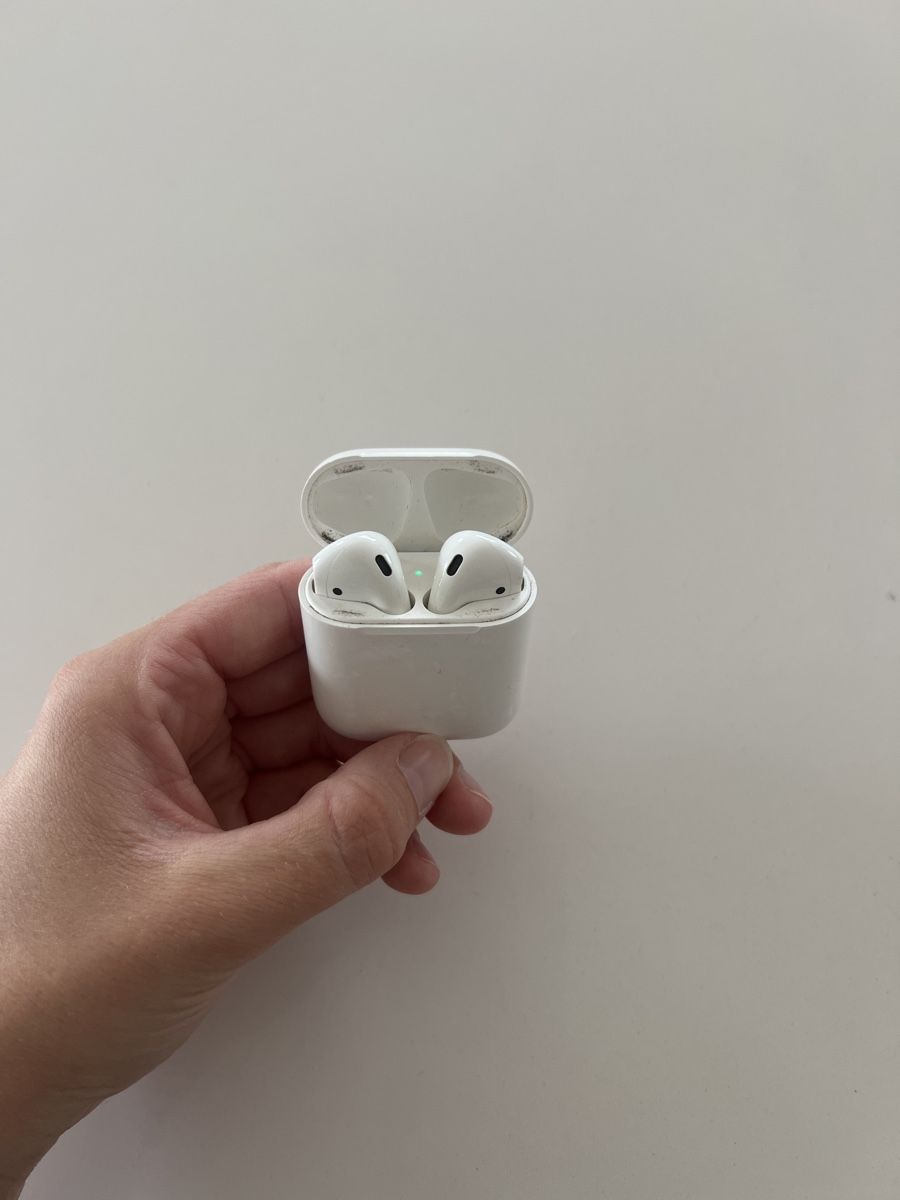 Apple Cuffie: Original Apple AirPods – Usato da Zollikon venduto da olivia_0304 1