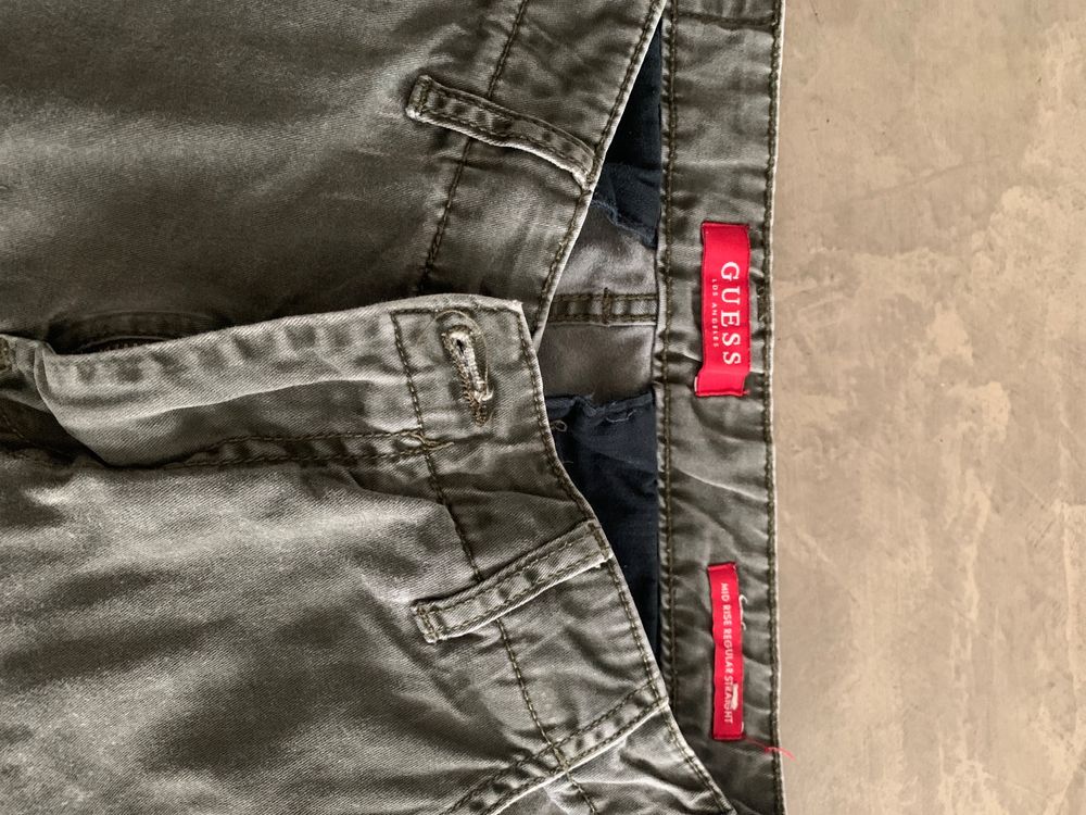 Guess Pantaloni: Pantalon cargo Guess homme taille 29/32, idéal mi-saison – Usato da Versoix venduto da val_t6jc 1
