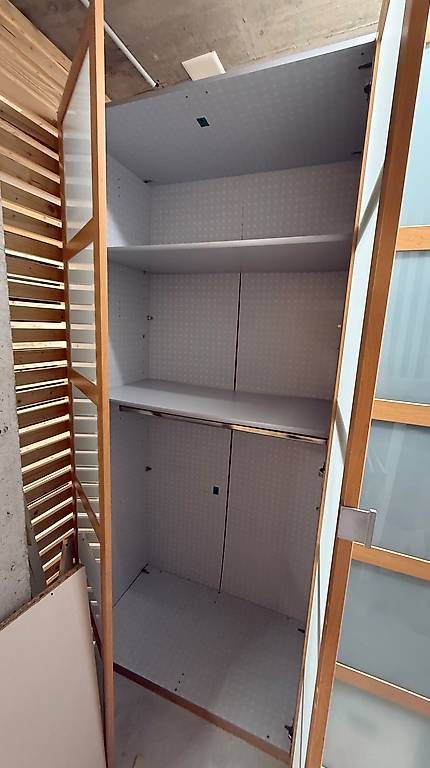 Armoires: Kleiderschrank / Schrank – D'occasion à Baar par nic_9886 1