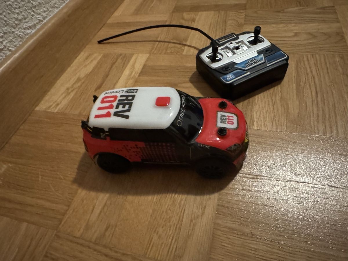 RC Modellbau: Ferngesteuertes Auto Free Runner Rev 011 – Gebraucht aus Zürich von MaSte 1