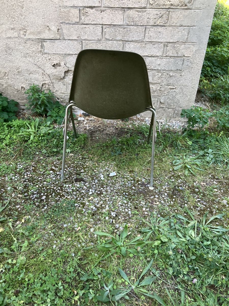 Eames Chaises: Chaise Eames – D'occasion à fribourg par Retroverso 2