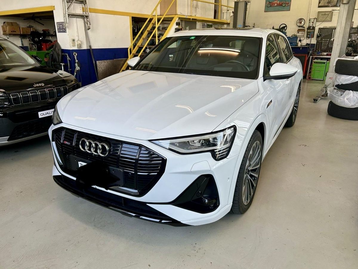 Audi Automobili: Audi e-tron advance Black Edition – Usato da Mönchaltorf venduto da steffierz