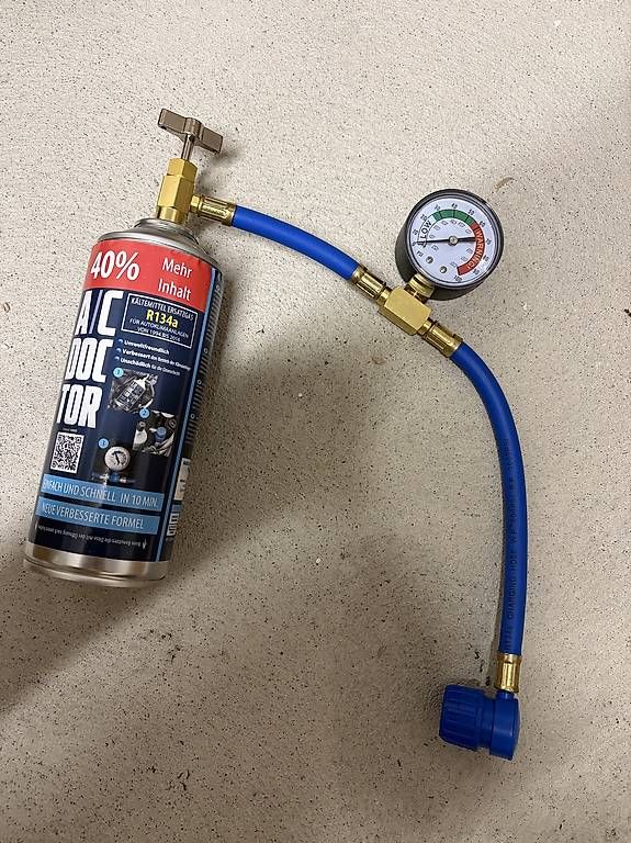 Laufwerke & Adapter: AC Kältemittel inkl. Adapter – Neu und originalverpackt aus Spreitenbach von joe_fm5t