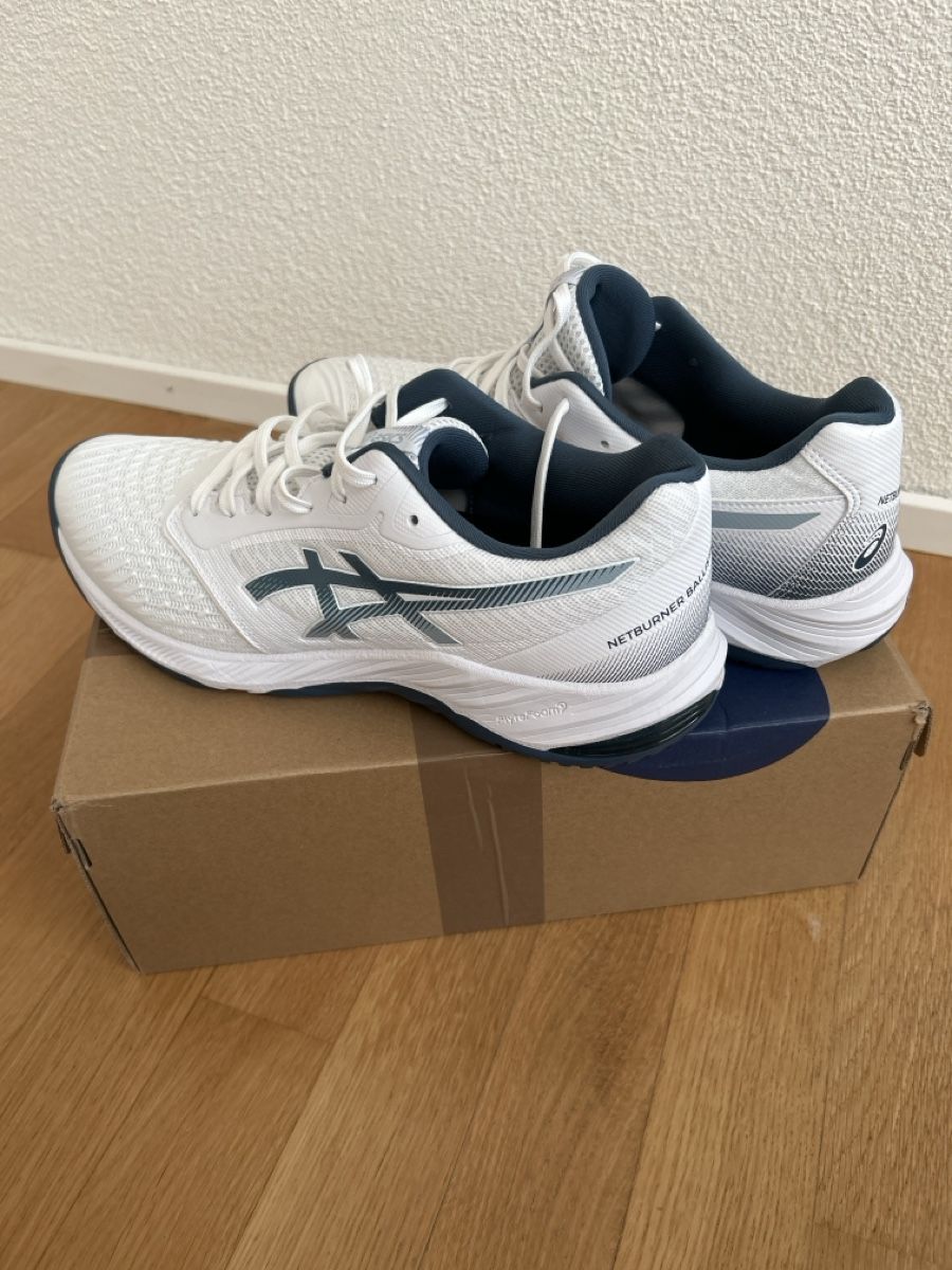 Asics Scarpe da uomo: ASICS netburner 46.5 – Nuovo (secondo la descrizione) da Adliswil venduto da mollymoo 1