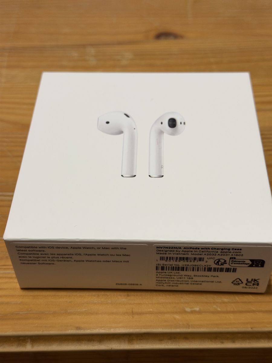 Apple Kopfhörer: Apple AirPods 2 with Charging Case  – Gebraucht aus Flumserberg tannenboden alp von pedroredshoes