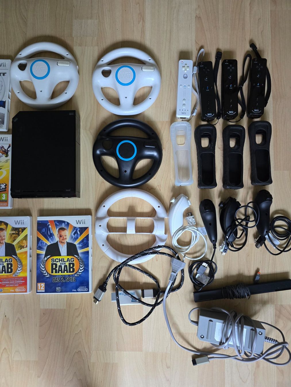 Nintendo Console: Nintendo Wii 4 Player Set mit 12 Games – Usato da Sursee venduto da Elian91 2