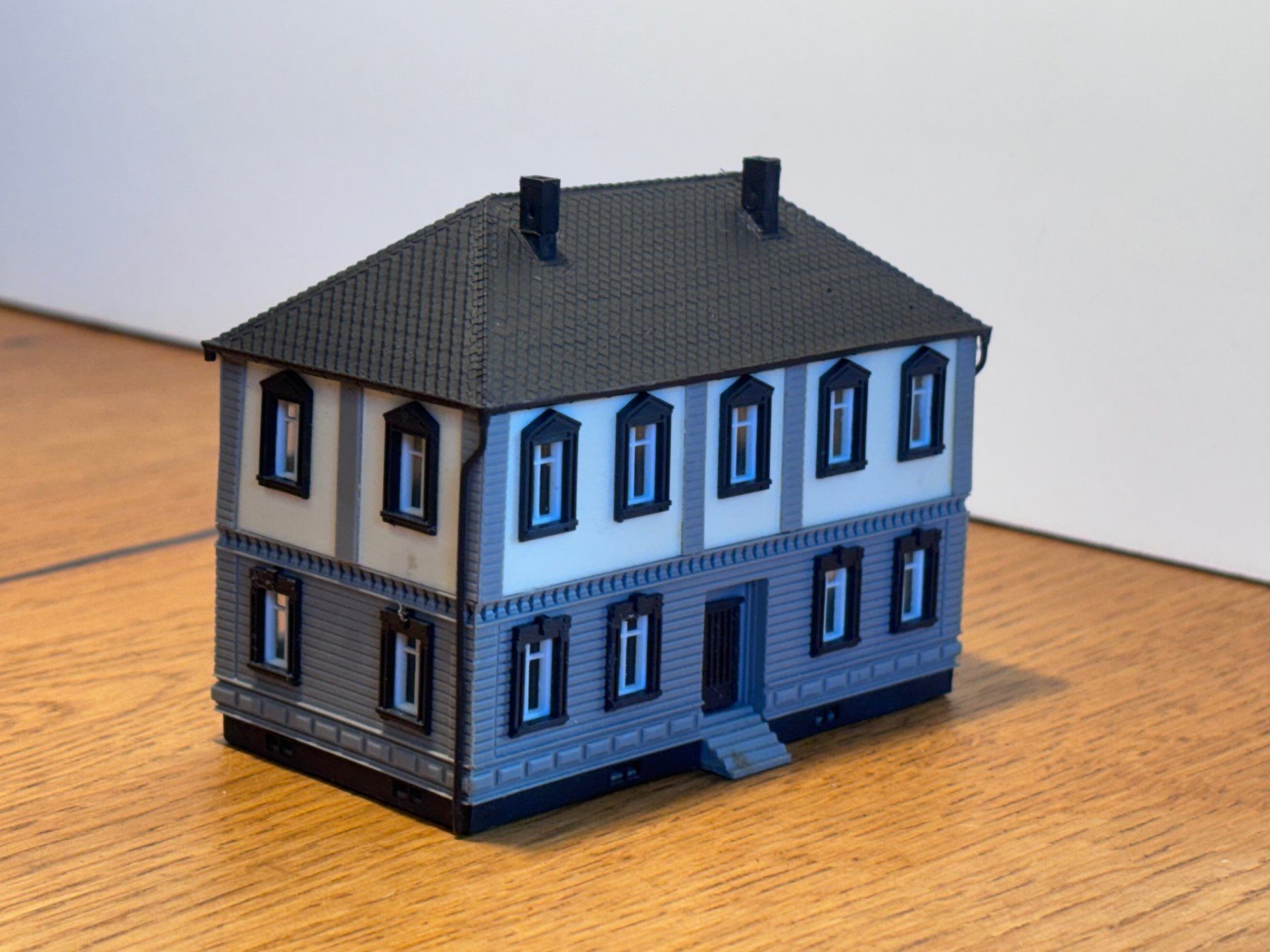 Modelleisenbahnen: H0102: Wohngebäude (Spur N) – Gebraucht aus Birsfelden von SSbB-Birs 1