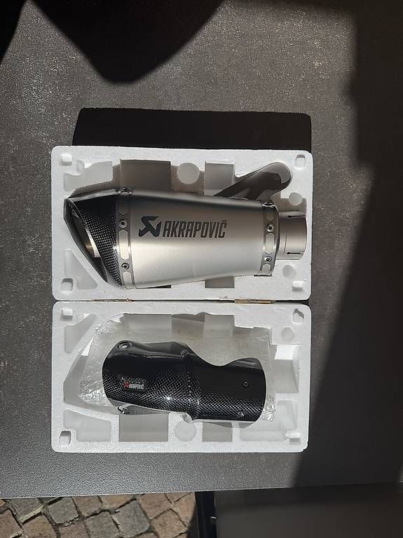 Sistemi di scarico: BMW S1000RR 09-14 Akrapovic – Nuovo e nell'imballaggio originale da Schinznach Dorf venduto da Schinichii 1