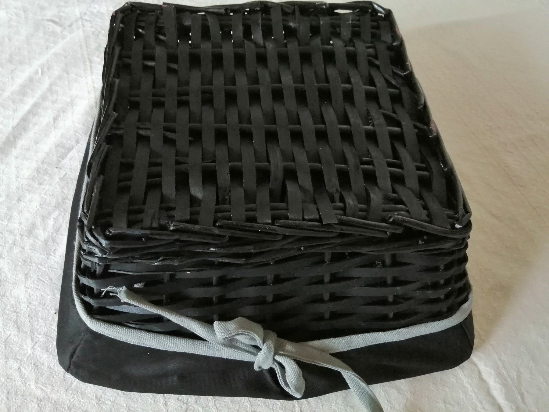 Altro per la casa: Schwarzer Brotkorb, Weidenkorb mit Stoffeinsatz, neuwertig – Nuovo (secondo la descrizione) da Honau venduto da holunder3 1