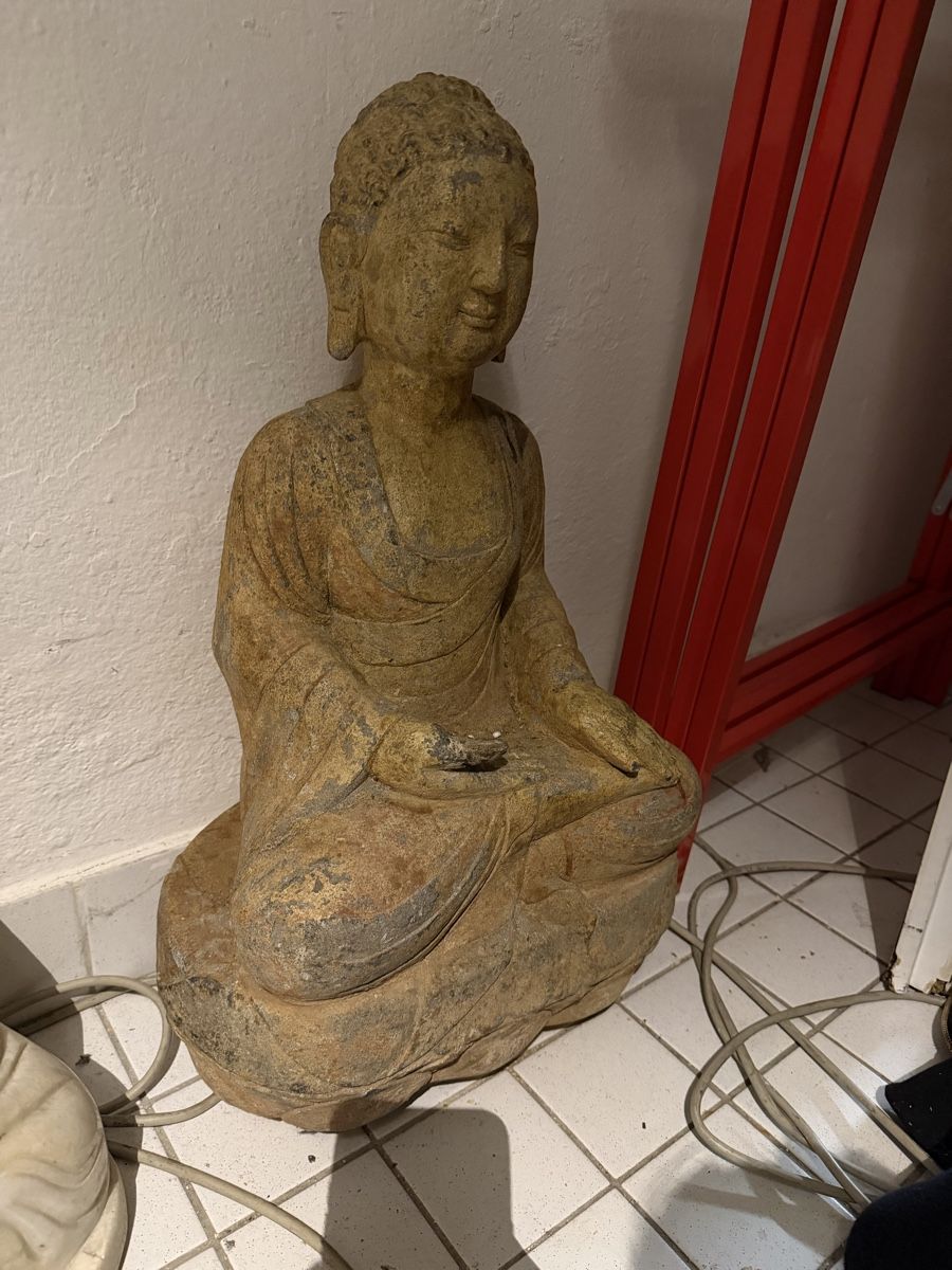 Sculture & Statue: Sitzender Steinbuddha ca 18.Jh – Usato da Wettingen venduto da NickInc 1