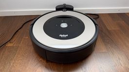 iRobot Roomba e5 - Staubsaugerroboter mit Garantie und App
