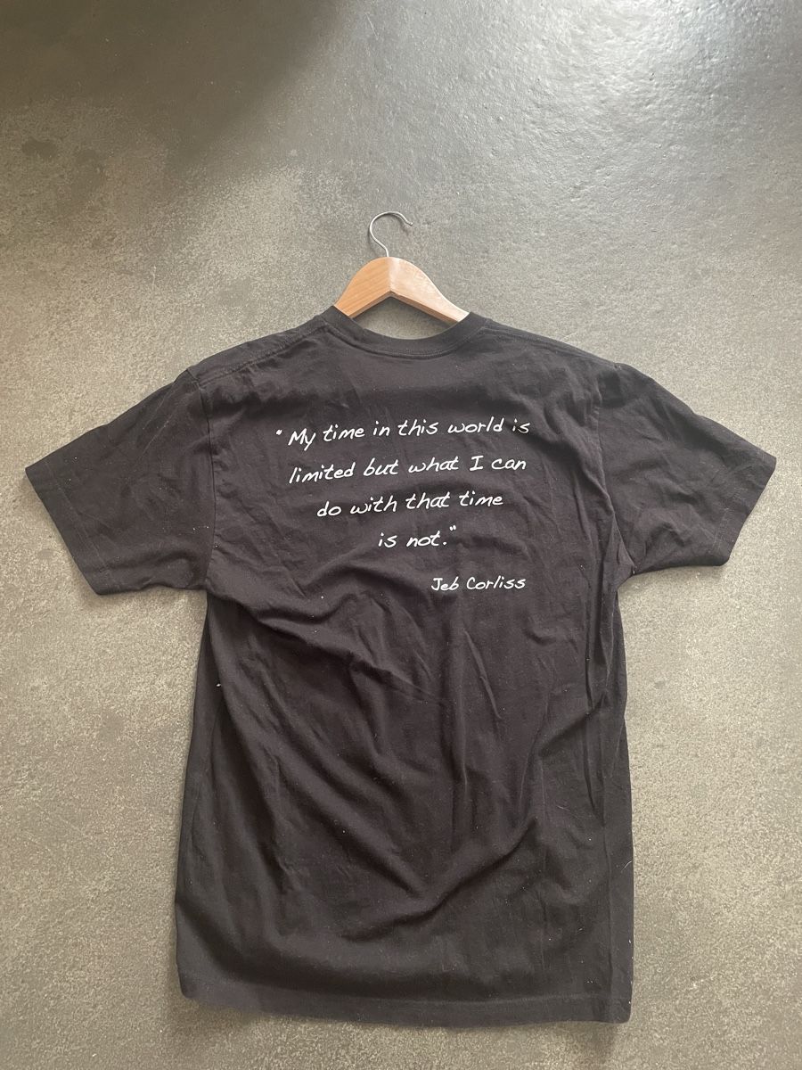 T-shirt: Jeb Corliss signiertes Shirt – Usato da Susch venduto da Ascaso 1