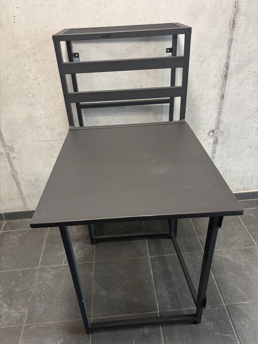 Set di tavolo e panche: Balkontisch klappbar mit 2.Stühle – Usato da Zug venduto da Biki72 3