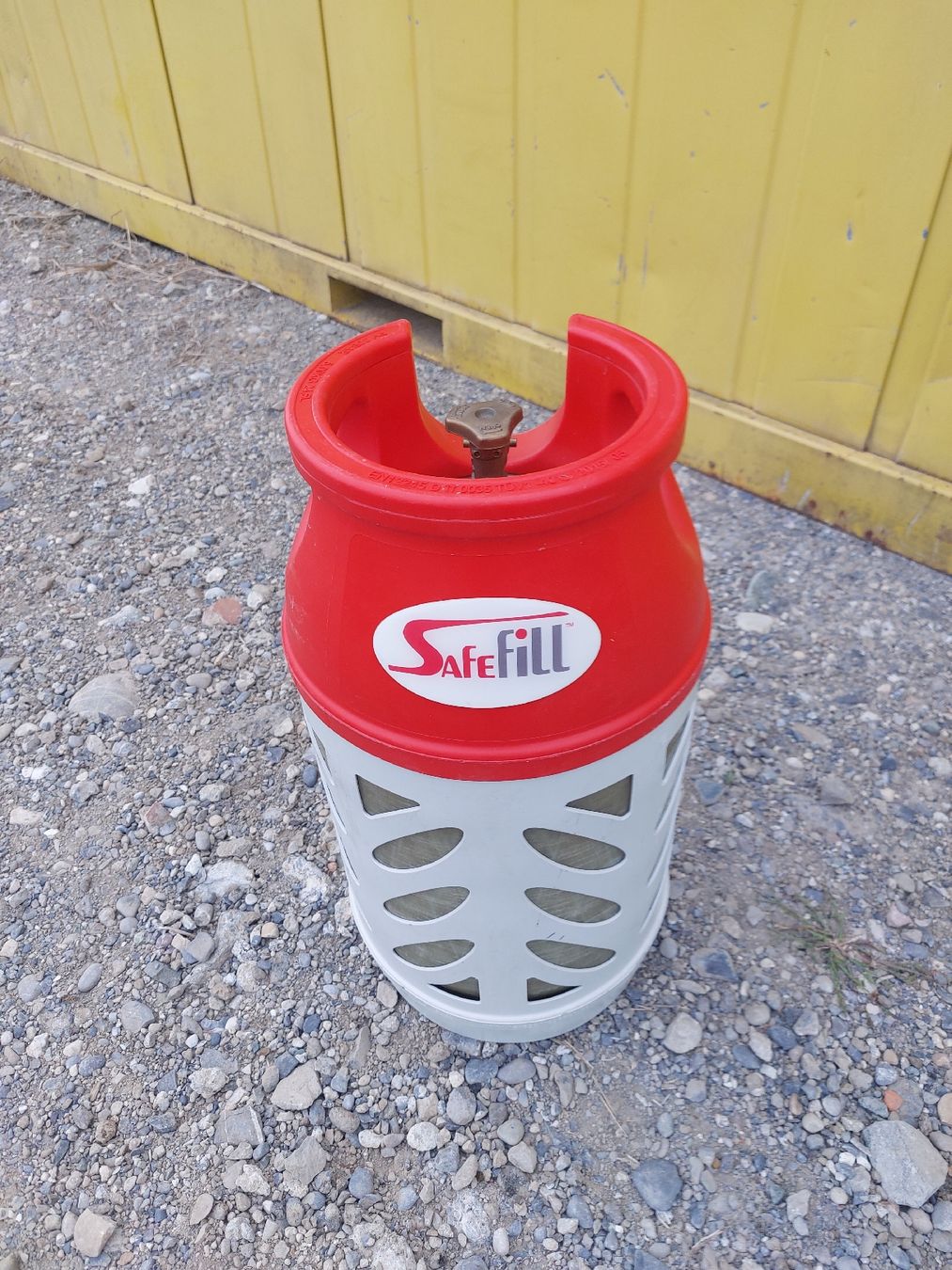 Gas-Geräte & -Technik: wiederbefüllbare Gasflasche – Gebraucht aus Kriens von Allerhand5