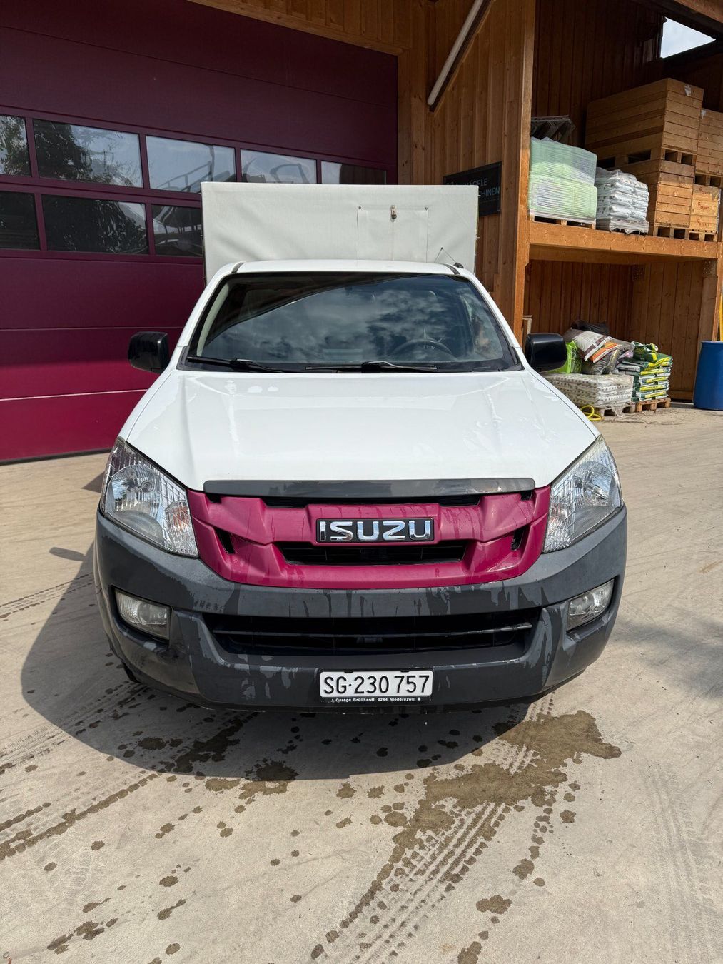 Isuzu Nutzfahrzeuge: Isuzu D-Max  mit Werbeplane – Gebraucht aus Oberuzwil von sas_ps7t 3