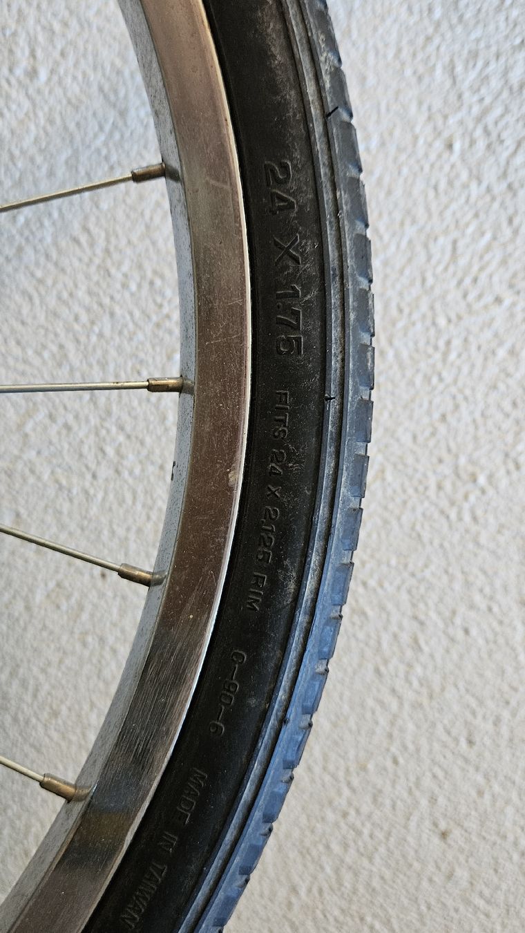 Biciclette: Einrad silberfarben 24 Zoll – Usato da Emmenbrücke venduto da L_W 4