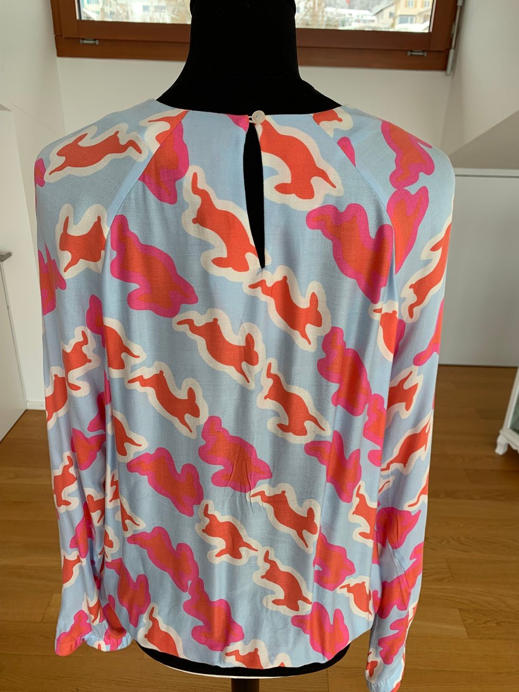 Camicette: MILANO Bluse mit Rabbitprint | Gr. 36/38 – Usato da Wädenswil venduto da Panthersandra 2