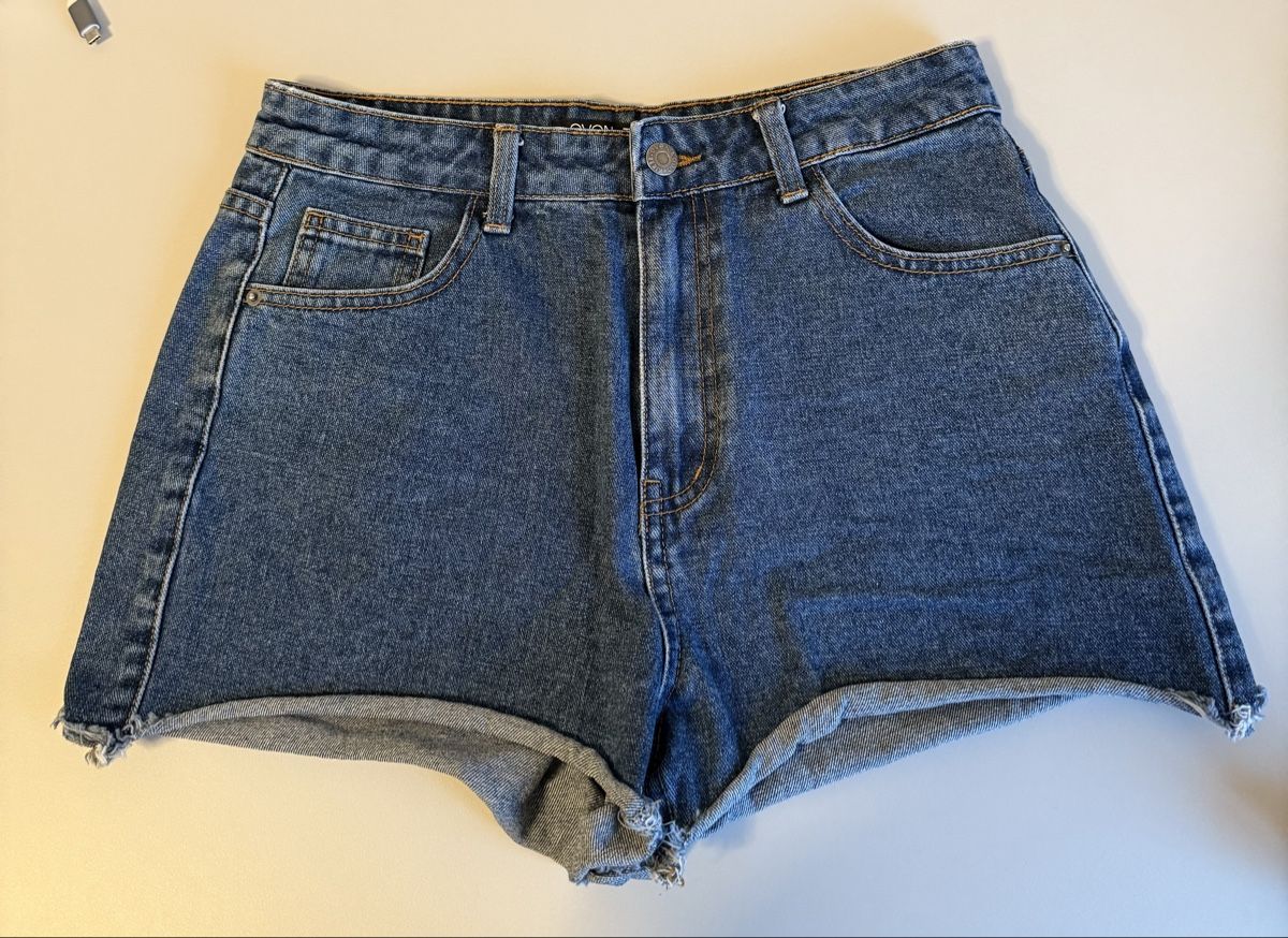 Jeans: Shorts (36) – Usato da Herisau venduto da Fashionata0609