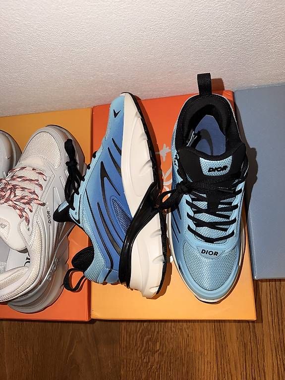 Scarpe da uomo: Herren Sneaker Dior b44 Sneaker Gr. 41 – Nuovo e nell'imballaggio originale da Recherswil venduto da mbi_dtp8 2
