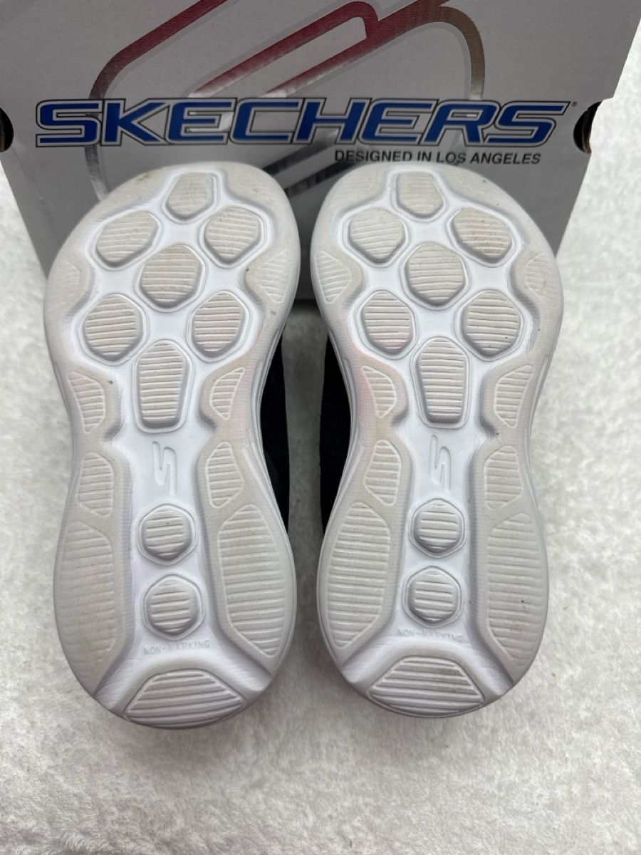 Skechers Herrenschuhe: Baskets Skechers noires et vertes taille 30  – Gebraucht aus Chenens von anasantos90 4