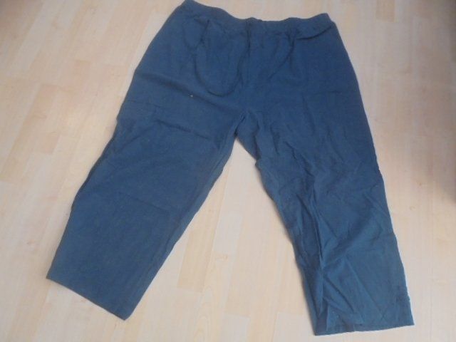 Pantaloni: Hose dunkelgrün Gr. 54 Polyester NEU – Nuovo (secondo la descrizione) da Hinwil venduto da Glasperlen 1