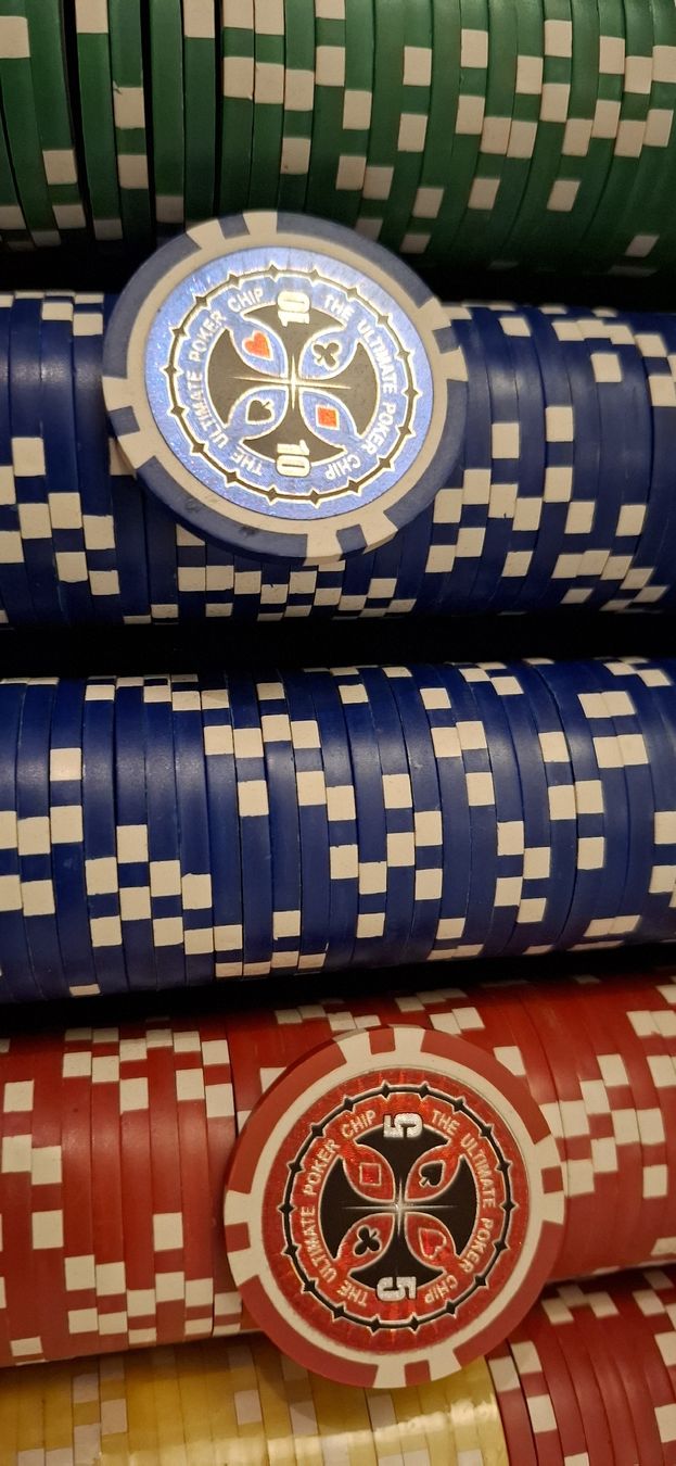 Spiele: Pokerkoffer gebraucht – Gebraucht aus Hünenberg See von sid_85zq 3