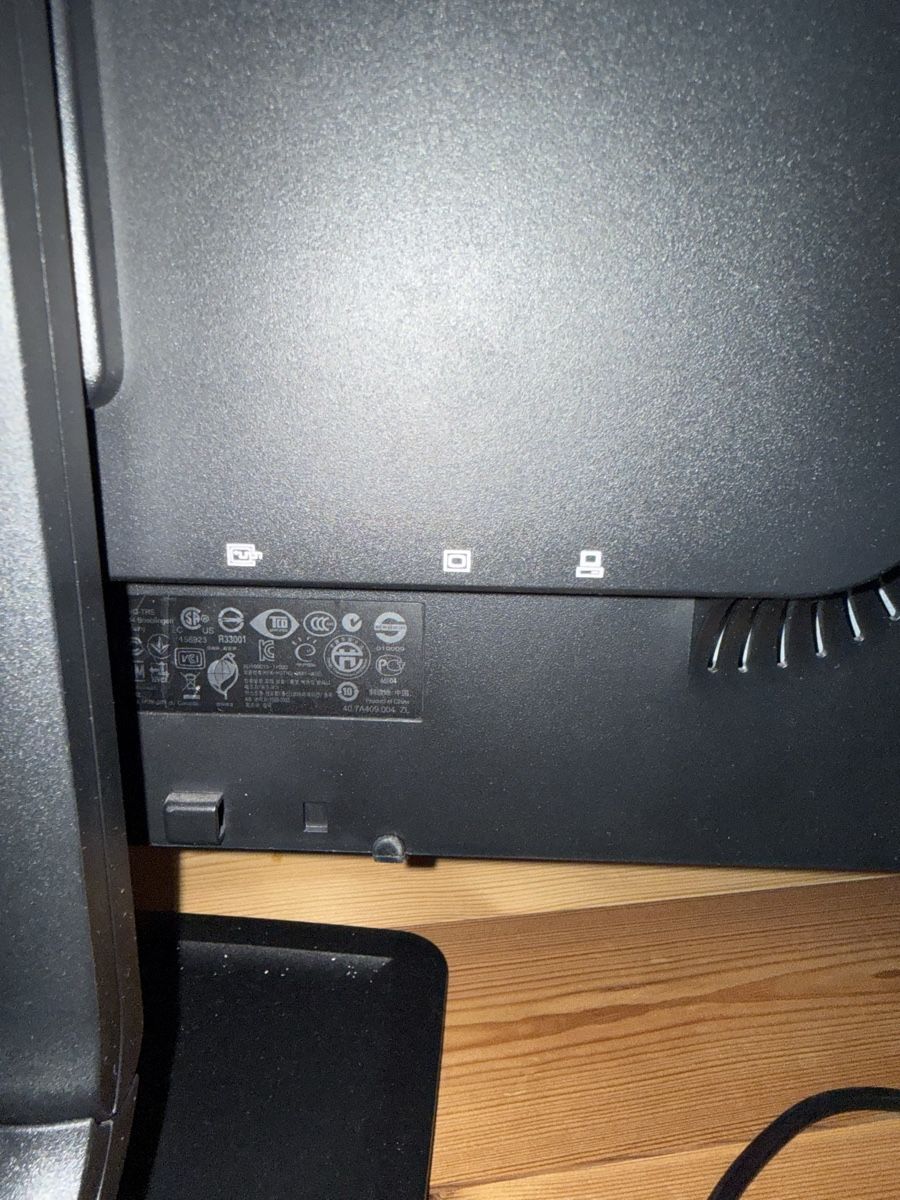 Hewlett Packard Monitor: HP Monitore – Usato da Oberdorf SO venduto da Zurbi07 3