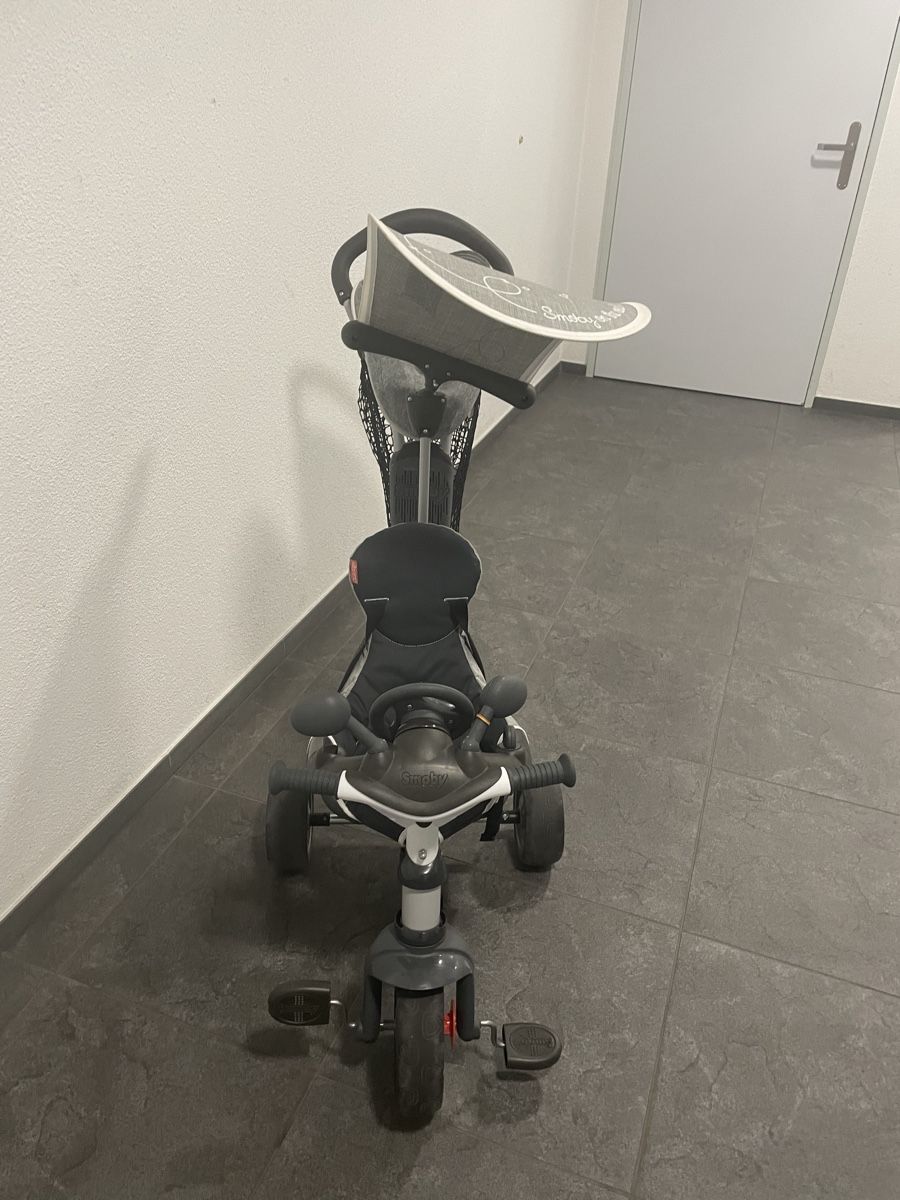Smoby Veicoli per bambini: Kinder Dreirad mit Sonnenschutz Taschen – Usato da Buchrain venduto da Bygger31 1