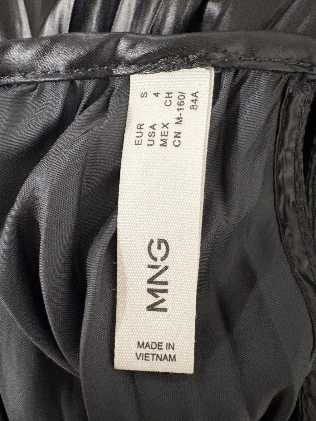 Mango Robes: Mango Maxikleid plissiert schwarz S/M Träger – Neuf (Voir description) à Regensdorf par secondchancefashion 3