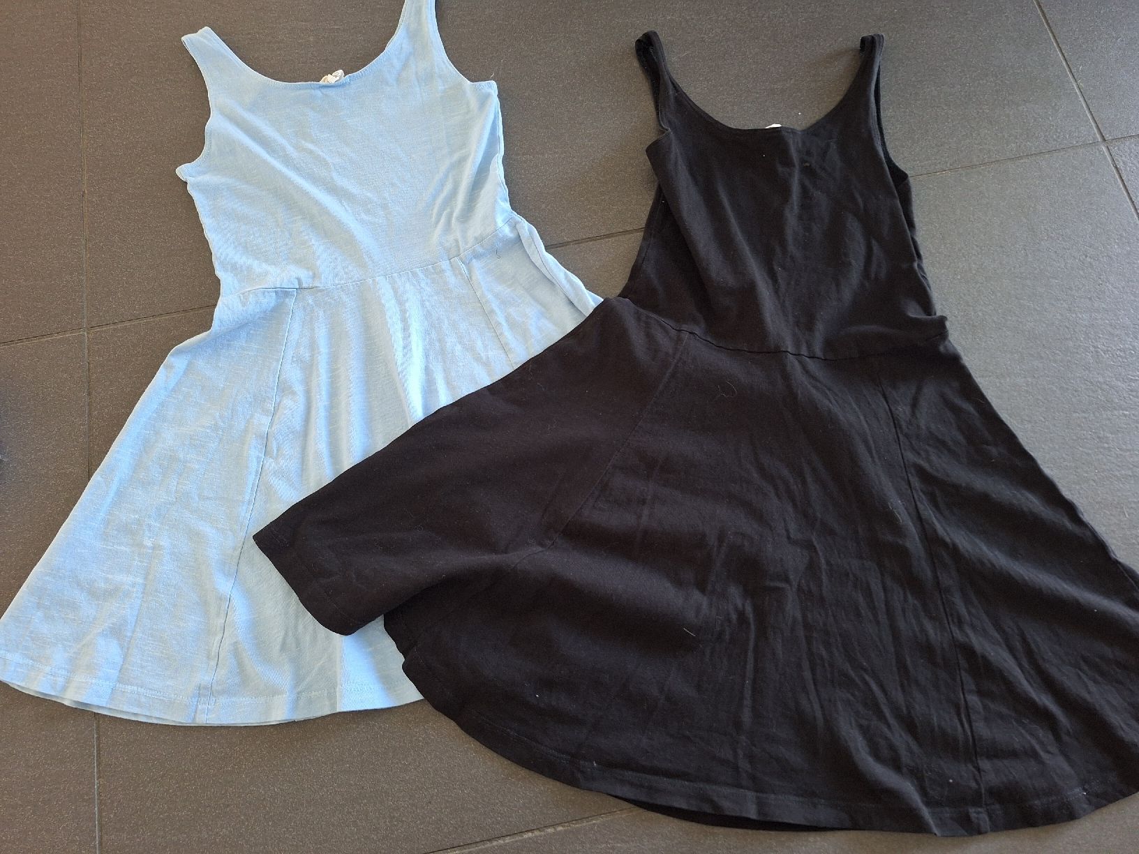Lotti & Set di vestiti: Mädchen Kleiderpaket, Gr. 134 / 140 – Usato da Brittnau venduto da Norge77 1