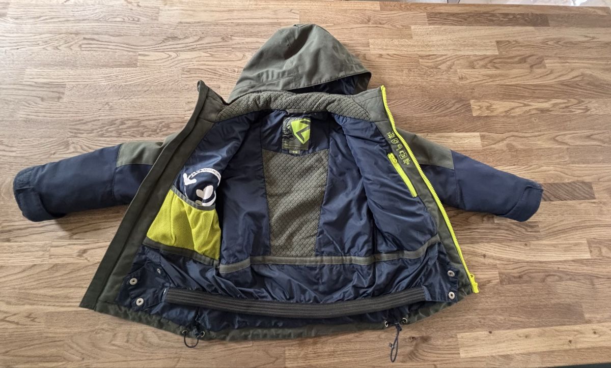 Ziener Giacche & Cappotti: Winterjacke, Marke Ziener, Grösse 116 – Usato da Waltenschwil venduto da Schmetterling2015 4